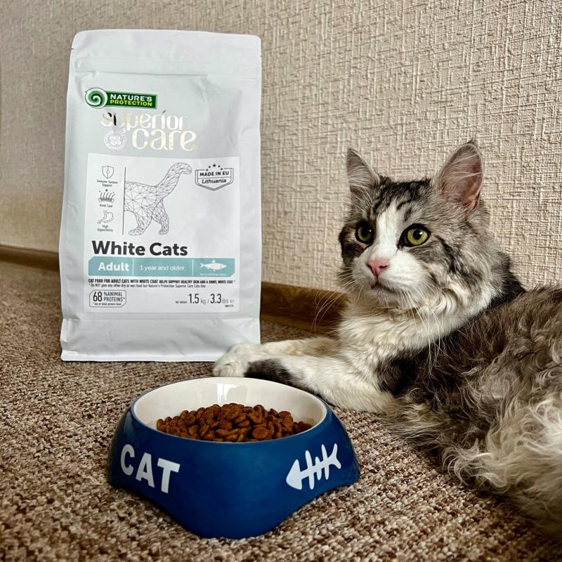 Adult Light Coat Cats Dry Food with Herring – For All Breeds